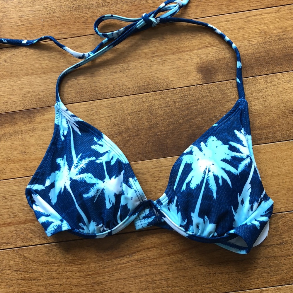Hot Water Bikini top Sizes S, M, L
